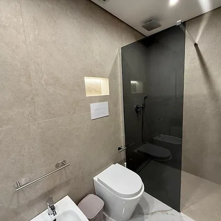 Th Luxury 招待所 3*